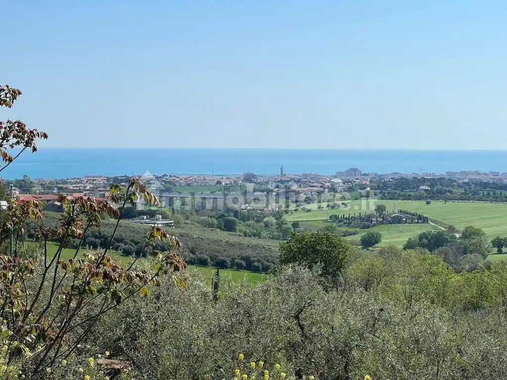 Rustico - Casale in vendita a Civitanova Marche