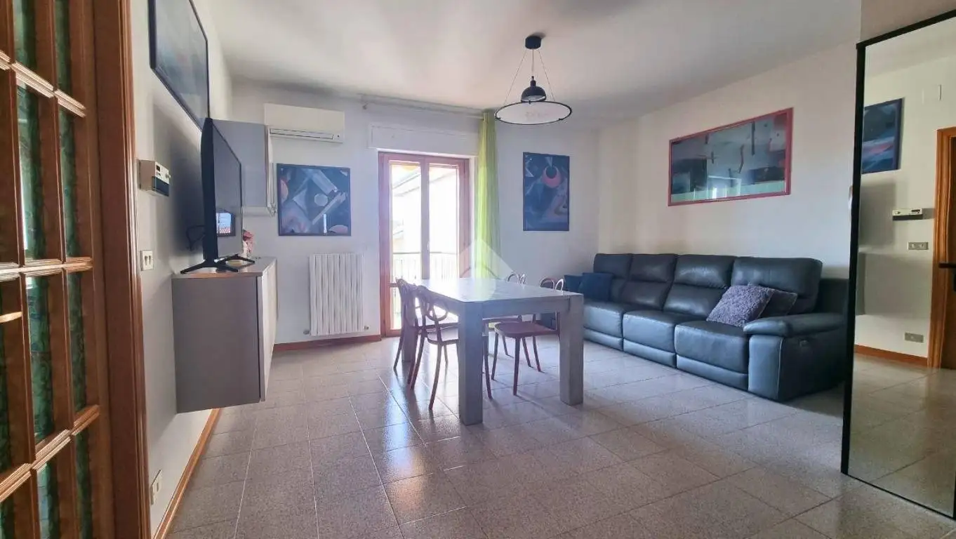 Trilocale via Roma 175, Piattoni Villa Sant'Antonio, Castel di Lama - foto 2