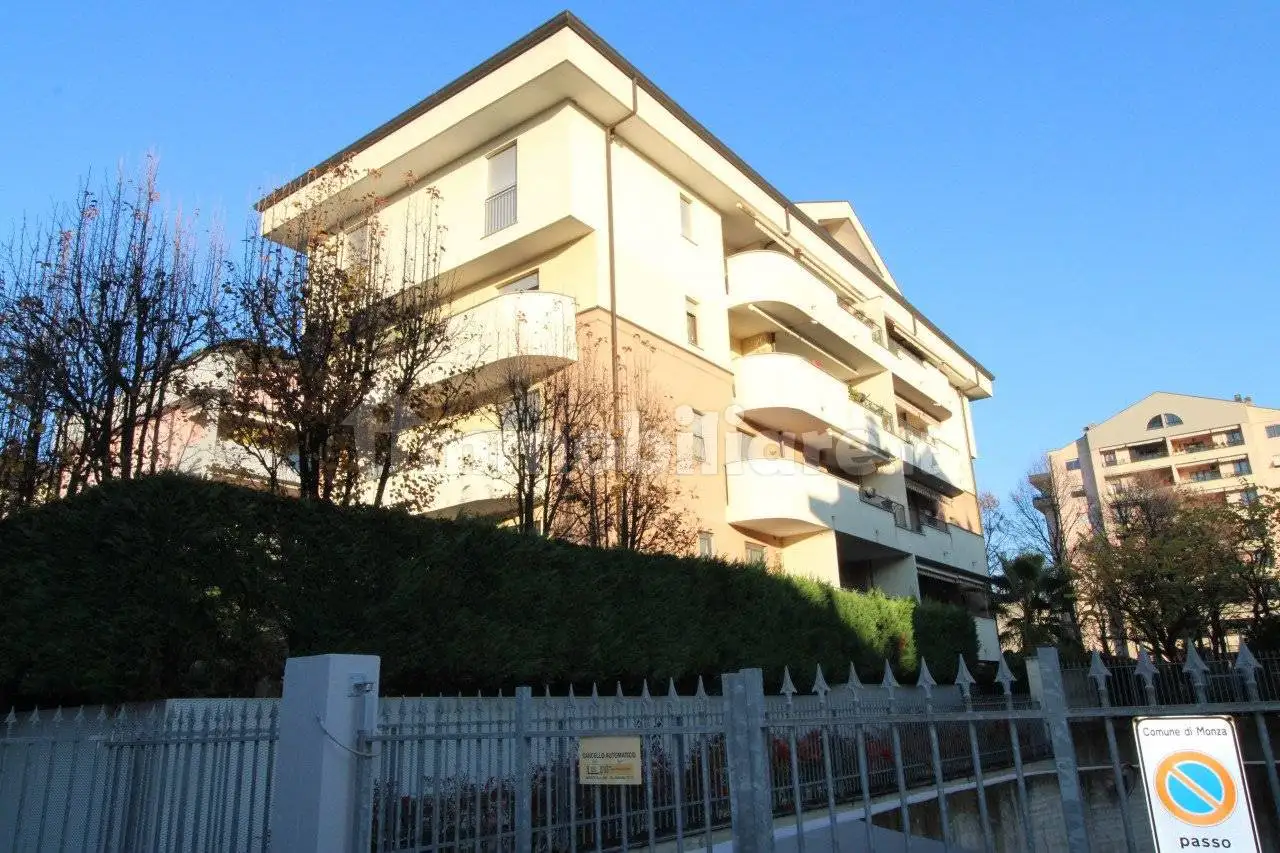 Appartamento in vendita a Monza