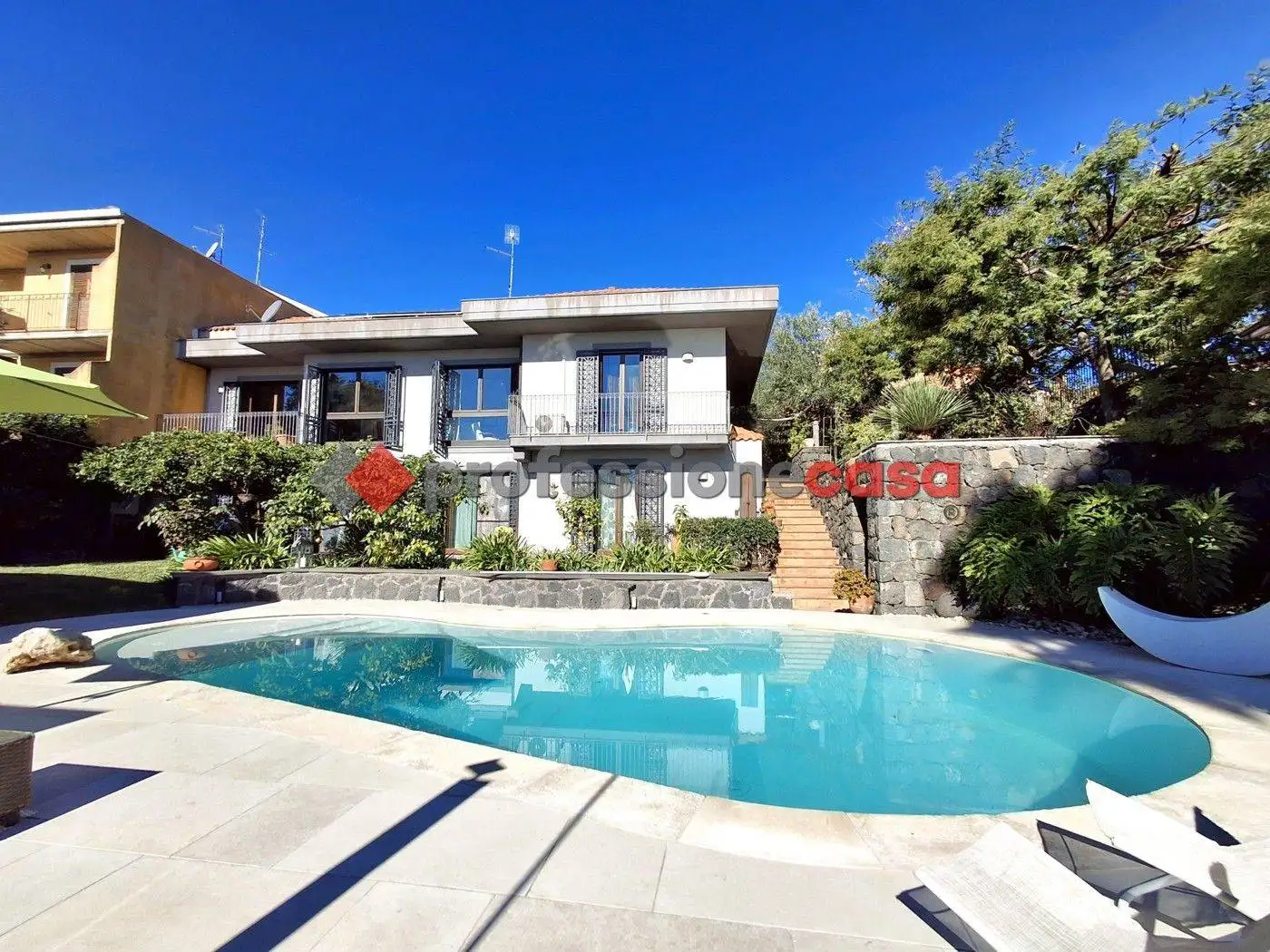 Villa in vendita a Trecastagni