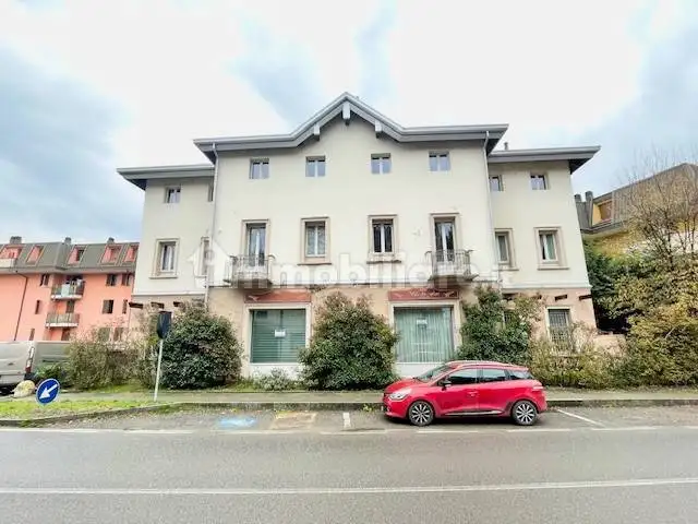 Palazzo - Edificio in vendita a Seveso