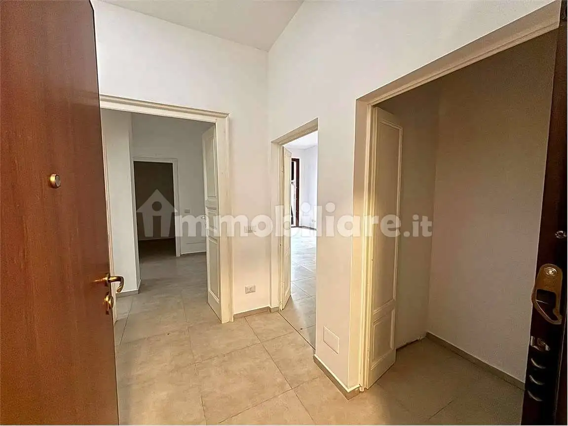 Trilocale via Gramsci, 6, Centro, Arona - foto 3