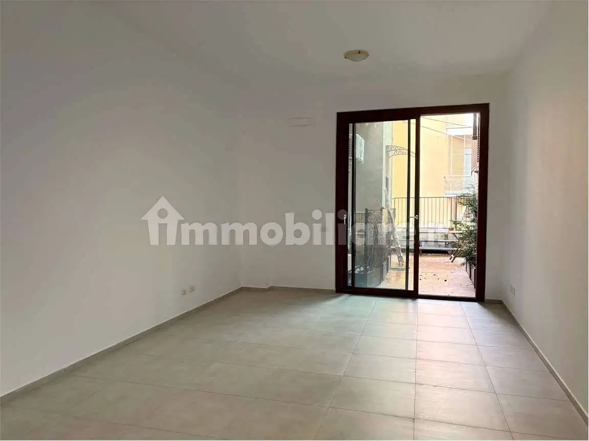 Trilocale via Gramsci, 6, Centro, Arona - foto 5