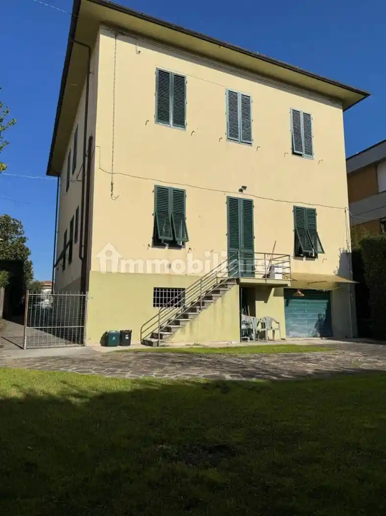Villa plurifamiliare viale Luigi Cadorna, Arancio, Lucca - foto 2