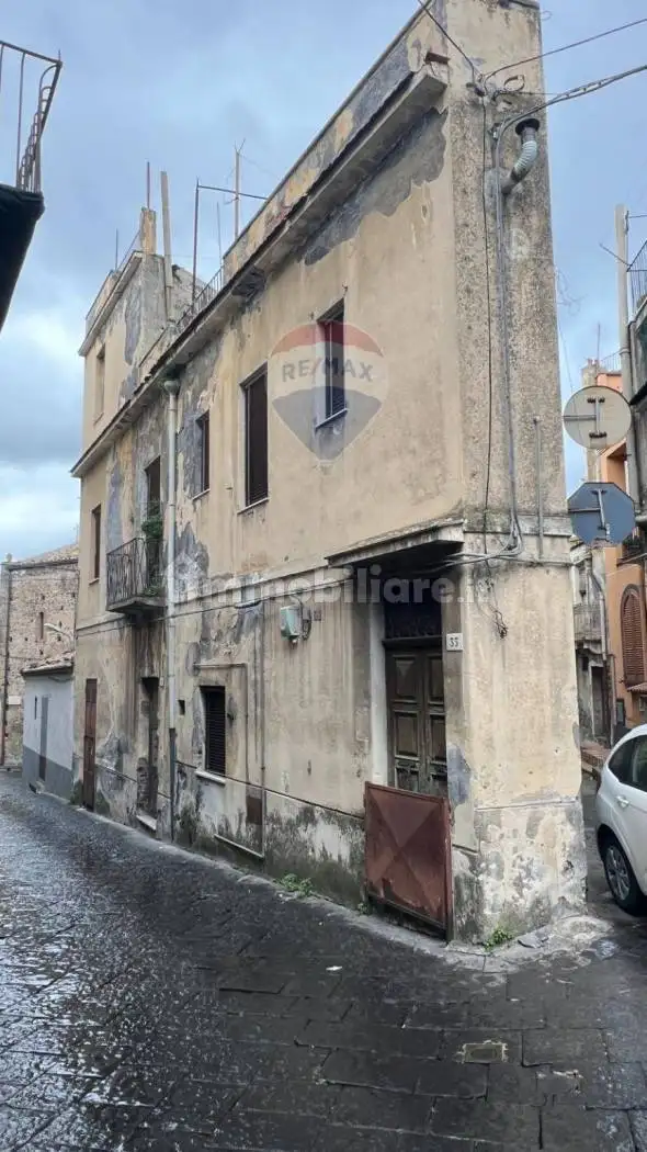 Casa indipendente in vendita a Bronte