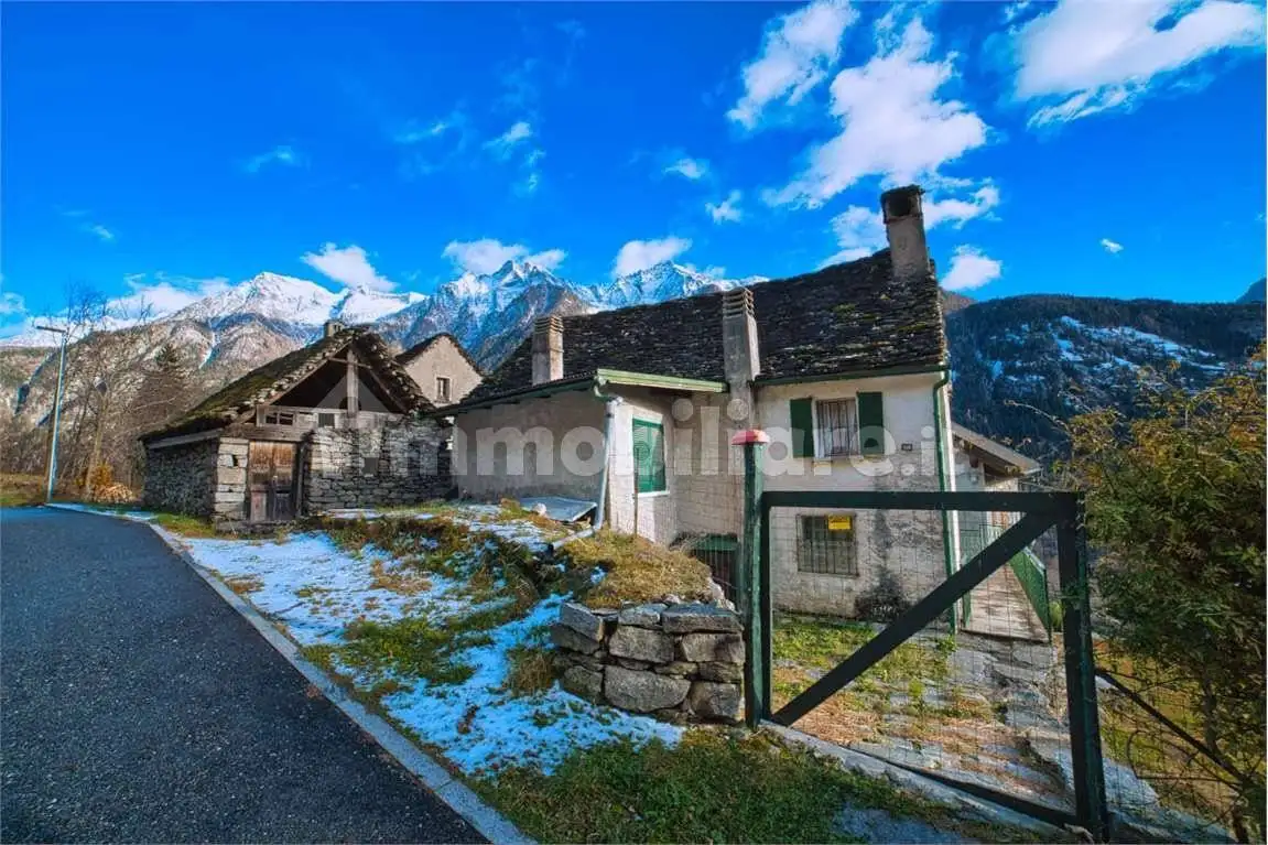 Casa indipendente in vendita a Premia