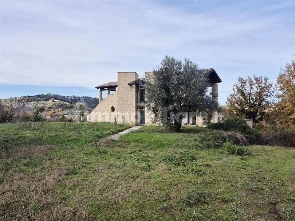 Villa unifamiliare, ottimo stato, 350 m², Fara Filiorum Petri - foto 4