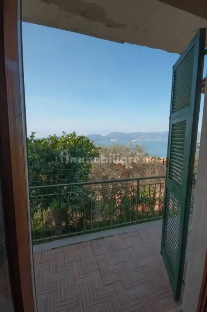 Quadrilocale via 25 aprile, La Serra, Tellaro, Lerici - foto 4