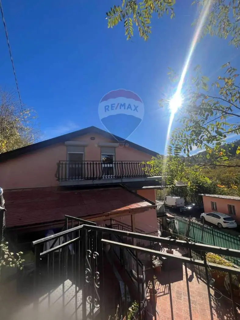 Casa indipendente in vendita a Carrodano