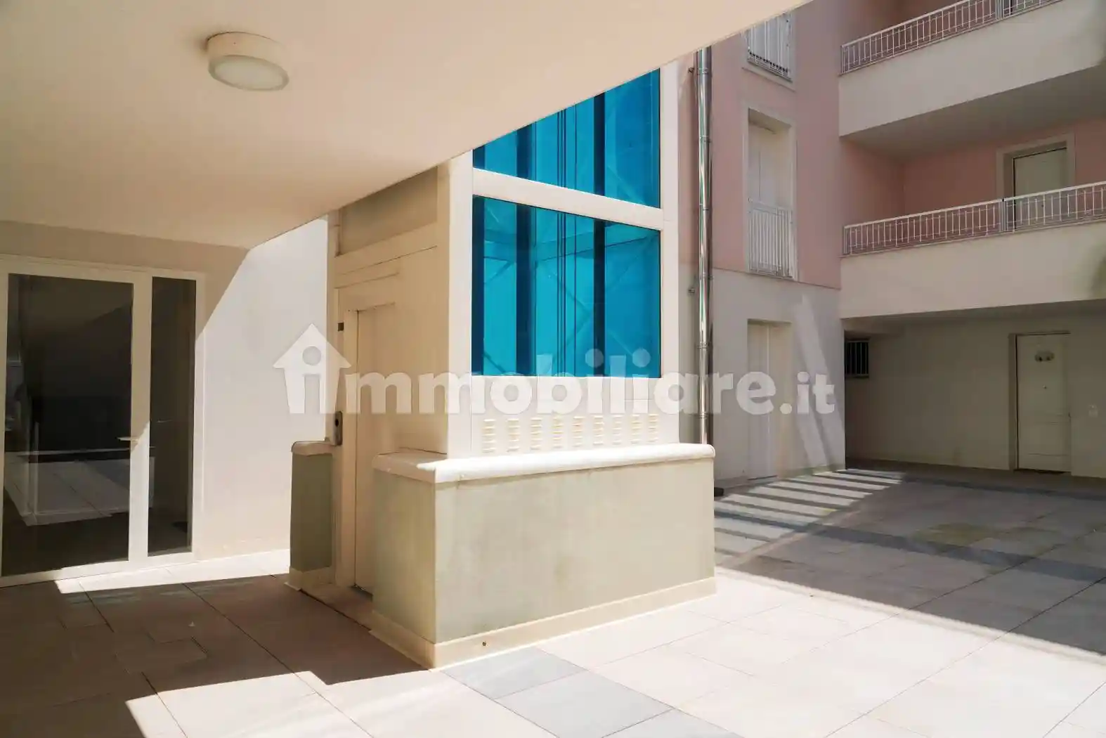 Quadrilocale via Isola Saloni 110, Centro Storico, Chioggia - foto 2