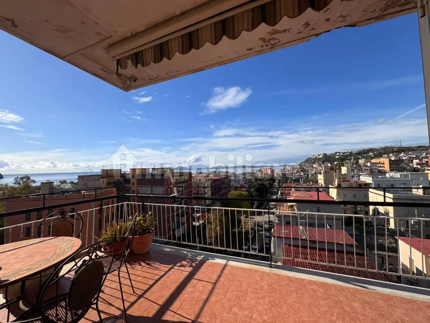 Appartamento in vendita a Napoli