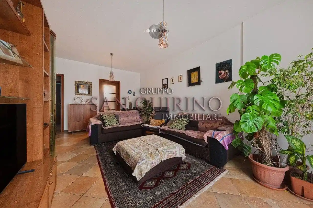 Villa a schiera 5 locali, ottimo stato, Centro, Correggio - foto 2
