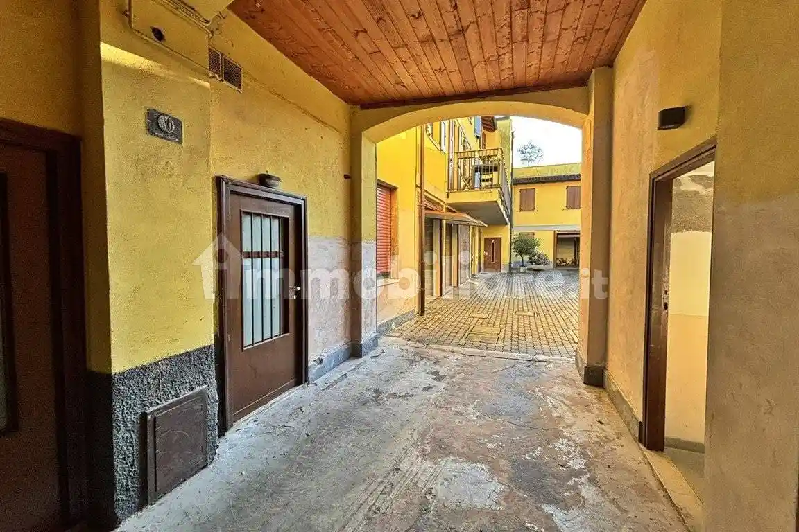 Appartamento via Alessandro Manzoni 47, Centro, Concorezzo - foto 3