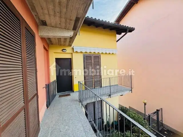 Trilocale via Alessandro Manzoni 9, Albiolo - foto 3