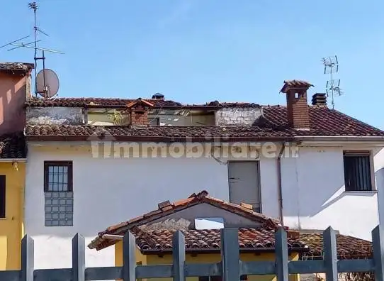 Casa indipendente in asta a Pieve Porto Morone