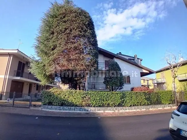 Villa in vendita a Pieve Emanuele