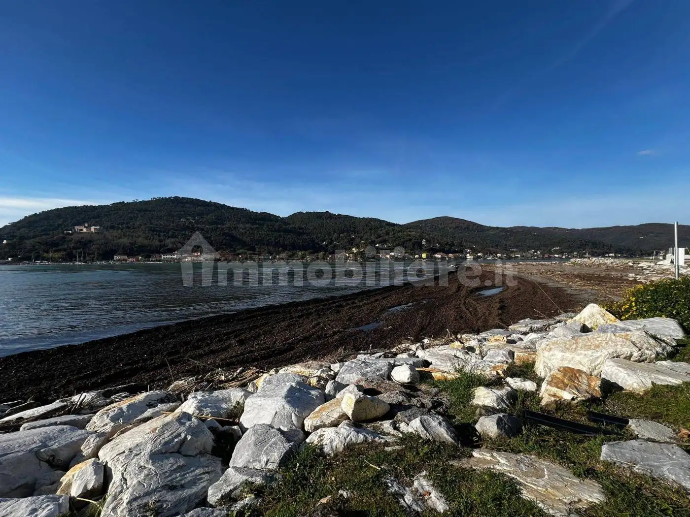 Appartamento in vendita a Ameglia