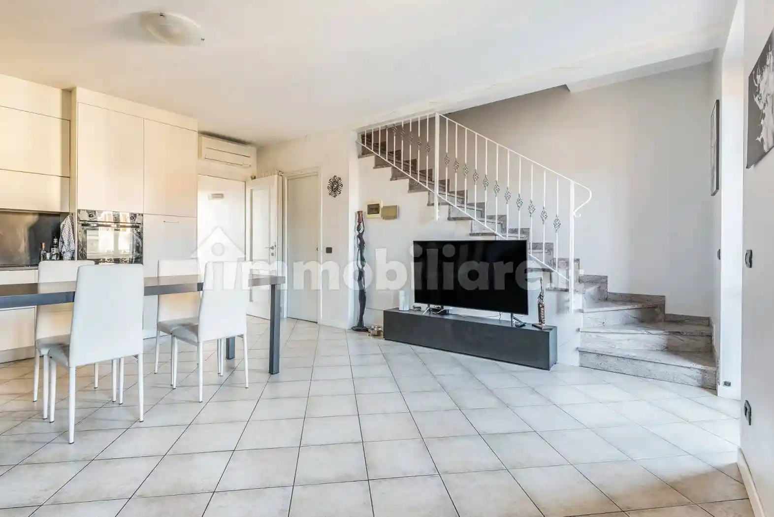 Quadrilocale via Caravaggio, Centro, Carate Brianza - foto 3