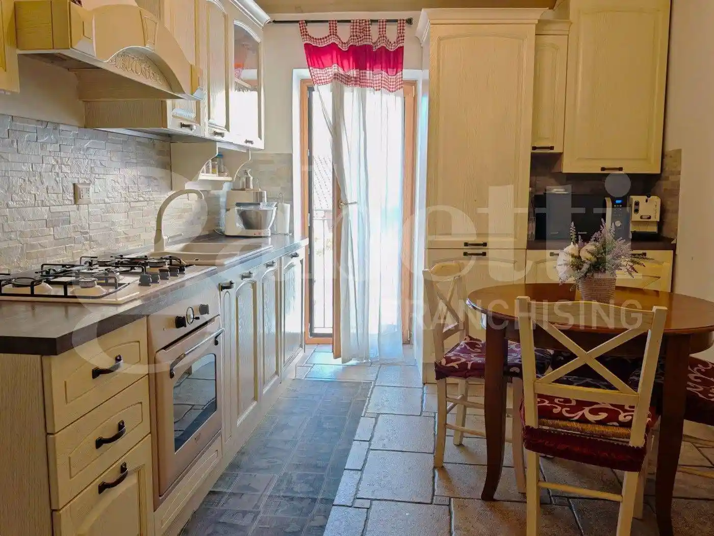 Trilocale via Redenzione, s/n, Centro, Venafro - foto 5