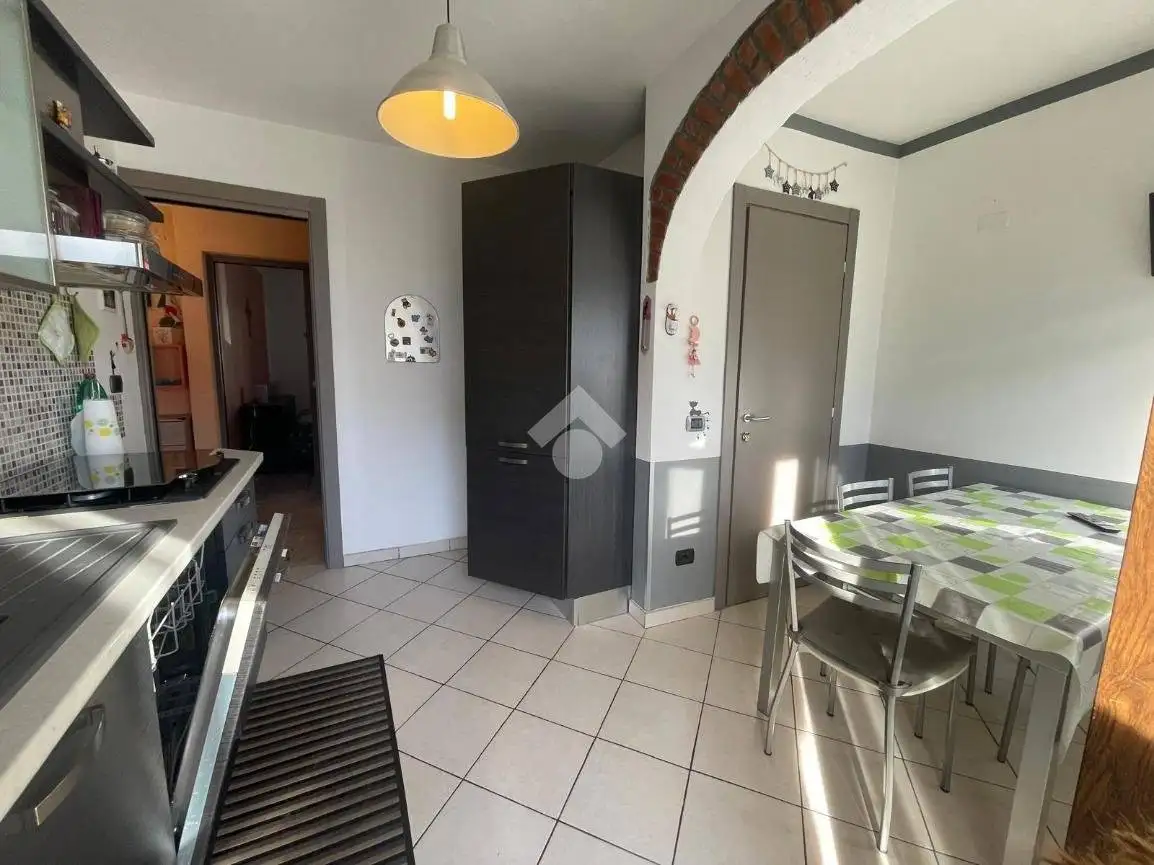 Trilocale via gilles de chevreres 21, Centro, Aosta - foto 4