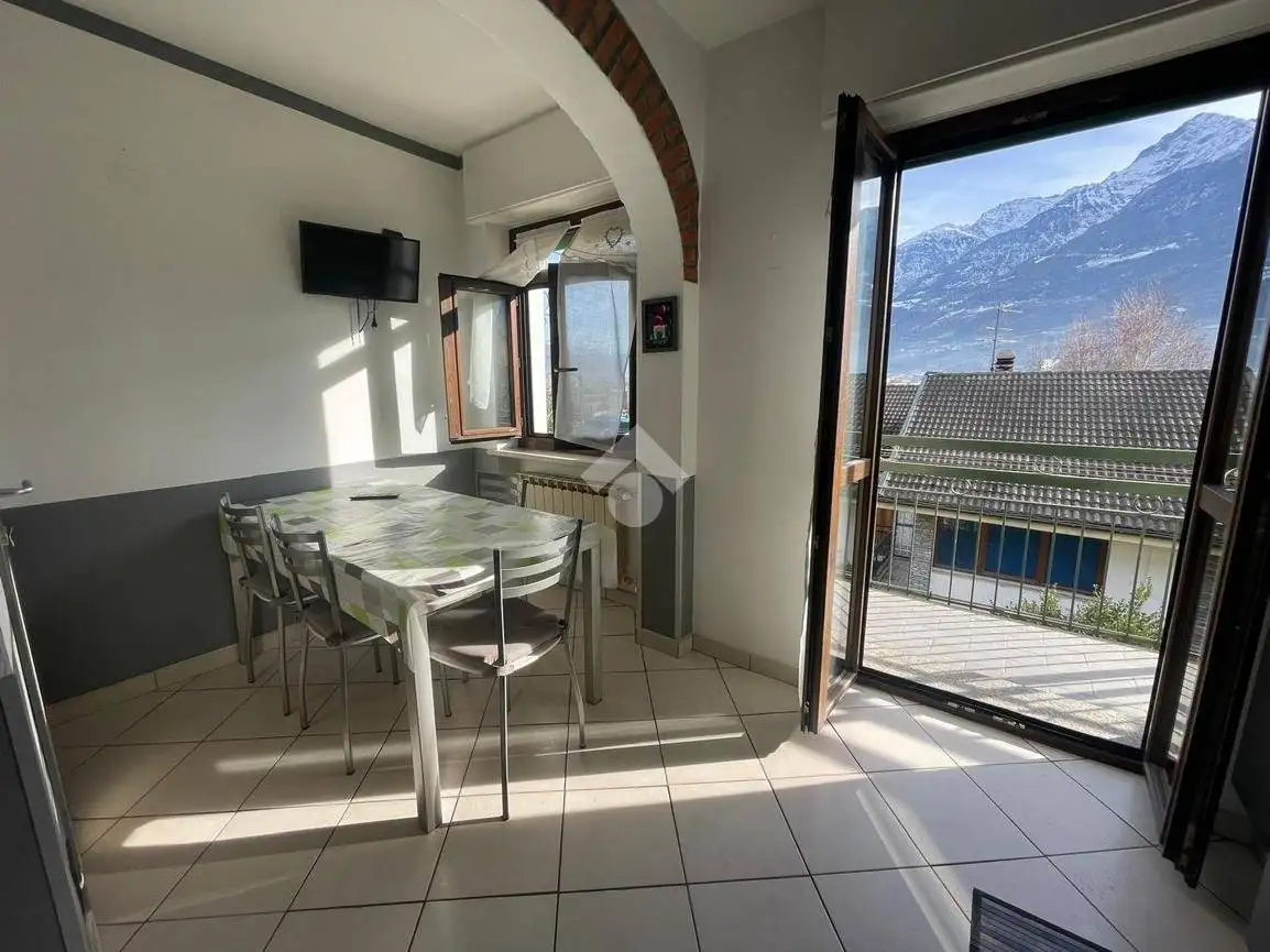 Trilocale via gilles de chevreres 21, Centro, Aosta - foto 5