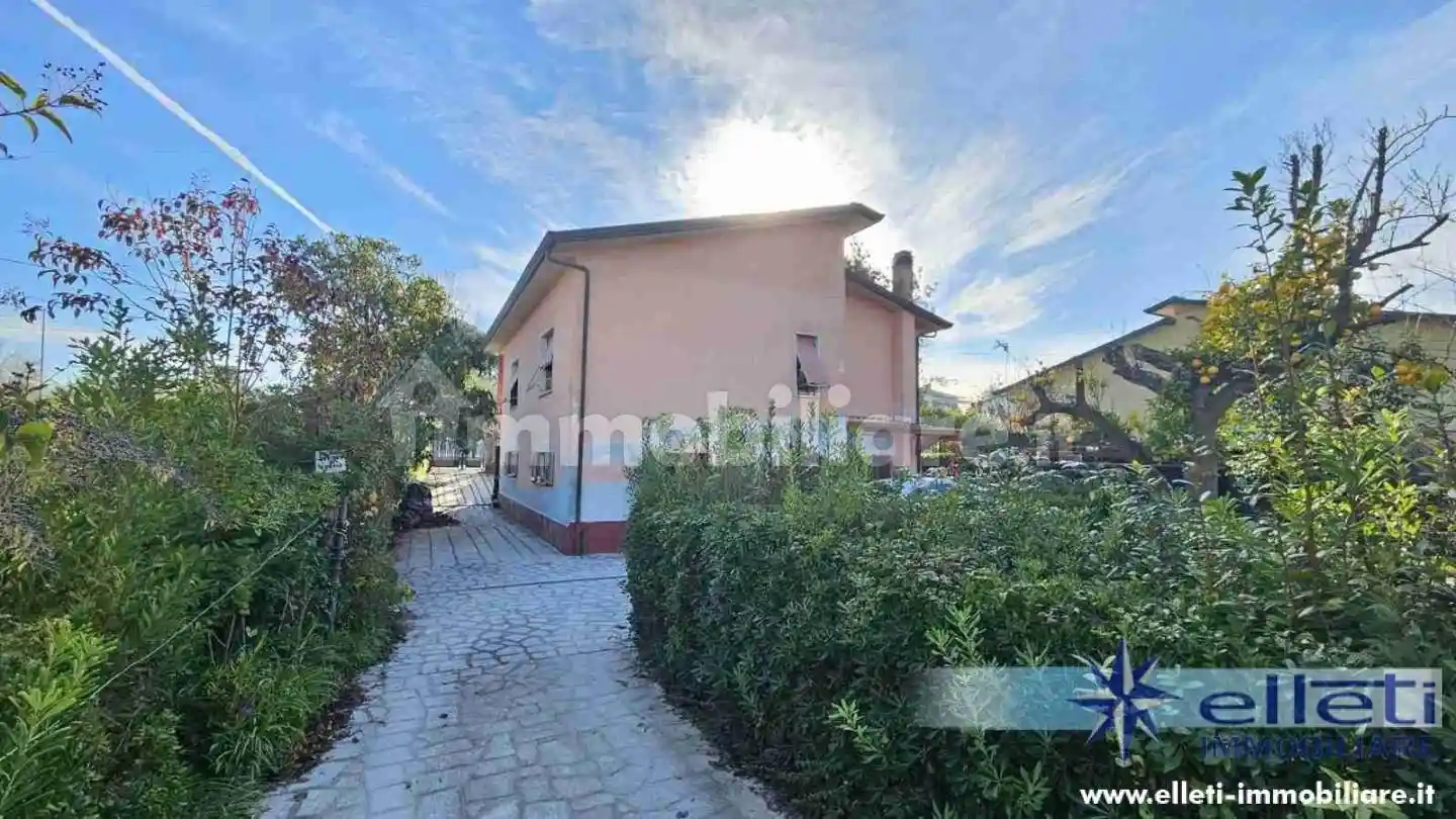 Villa unifamiliare, da ristrutturare, 220 m², Marina di Massa Centro, Massa - foto 3