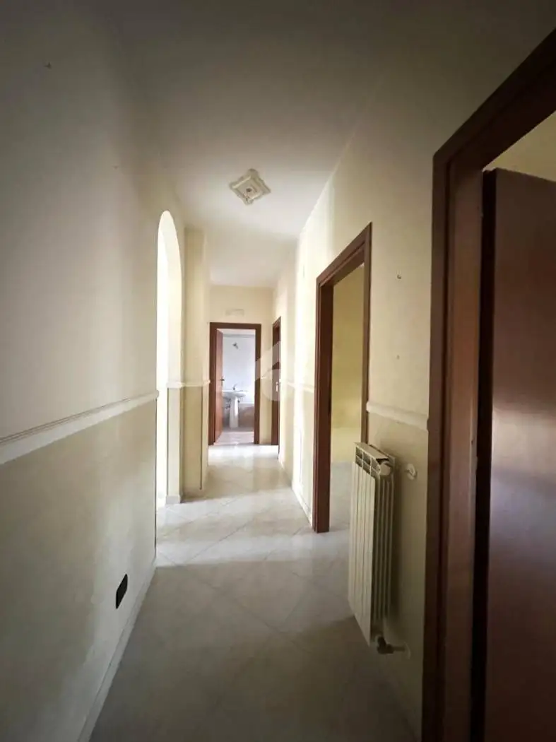 Quadrilocale via Grazia Deledda 33, Centro, Canosa di Puglia - foto 2