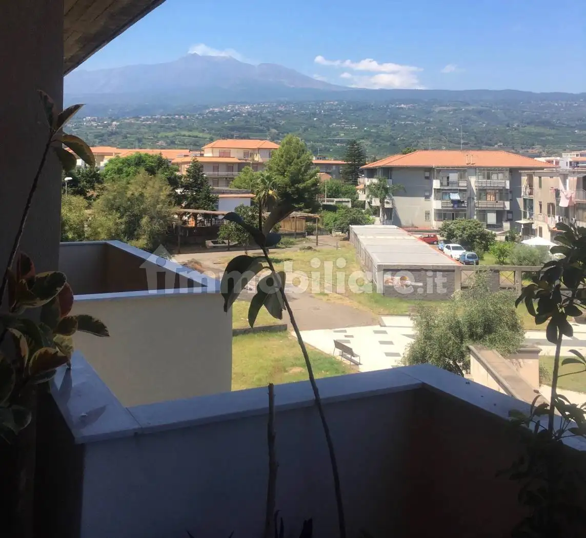 Appartamento in affitto a Riposto