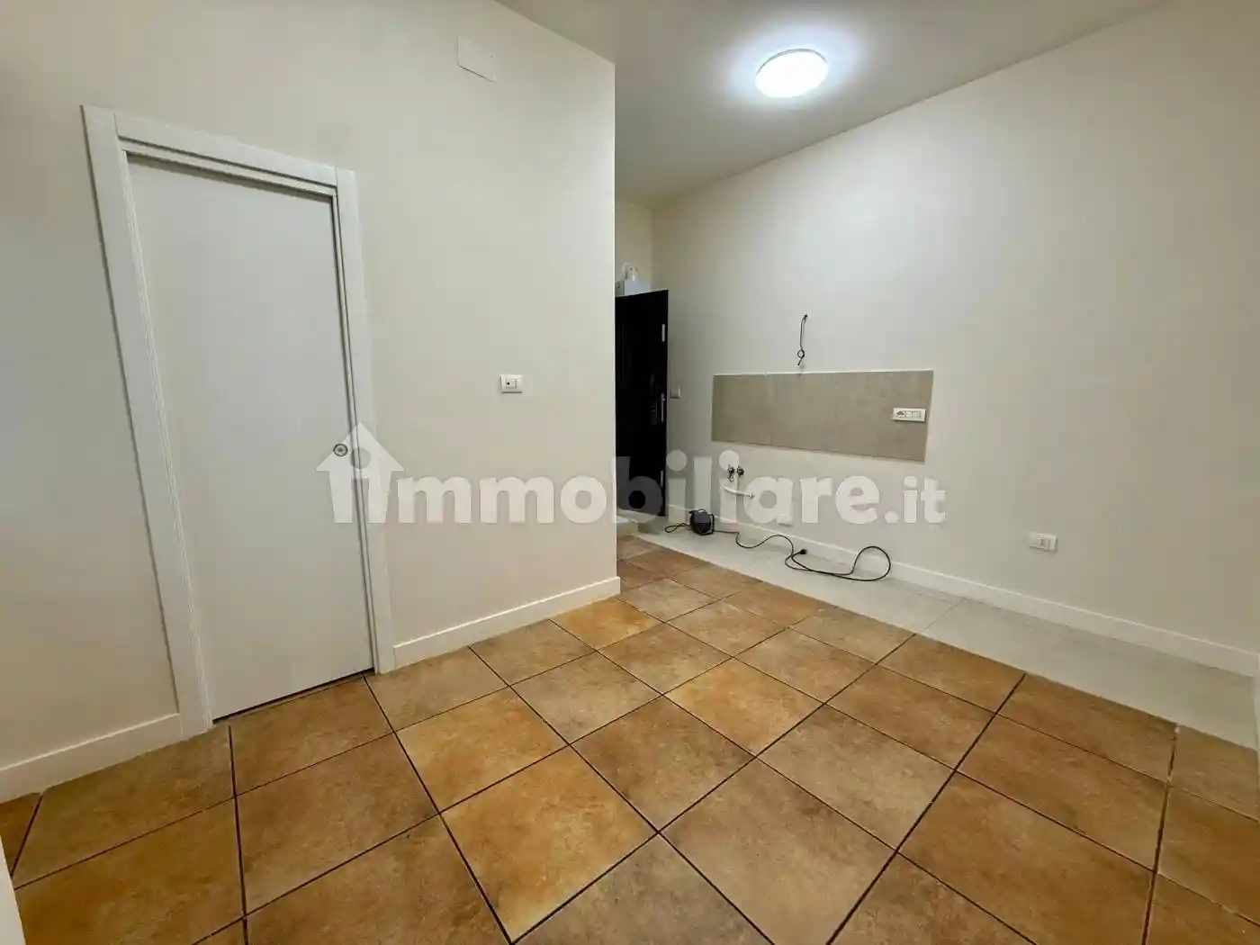 Monolocale ottimo stato, piano terra, Poggioreale, Napoli - foto 5