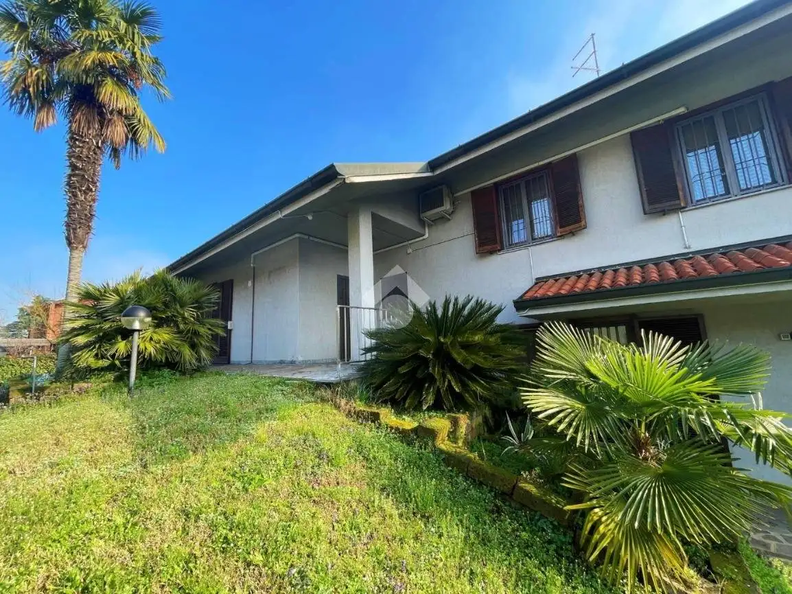 Villa in vendita a Peschiera Borromeo