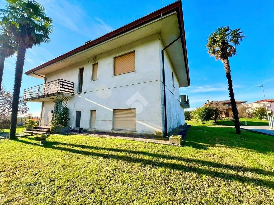 Villa in vendita a Rivignano Teor