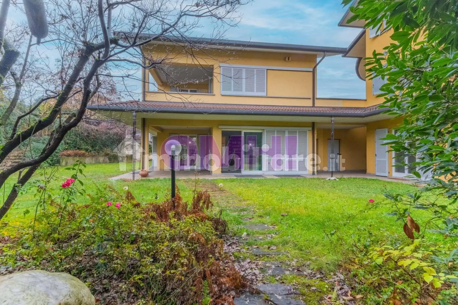 Villa bifamiliare via Giuseppe Mazzini 19, Cadorago Caslino Al Piano, Cadorago - foto 2