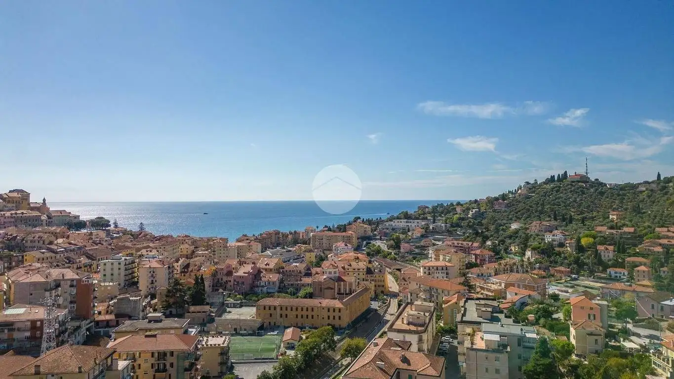 Appartamento in vendita a Imperia
