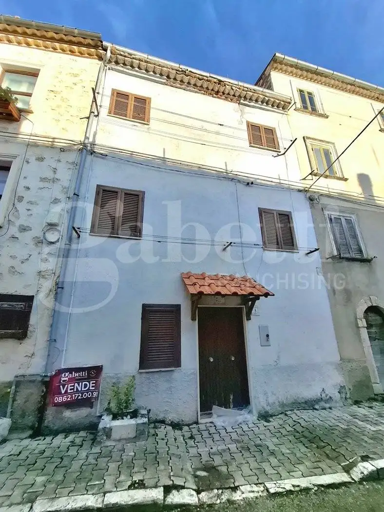 Casa indipendente in vendita a Rocca di Mezzo
