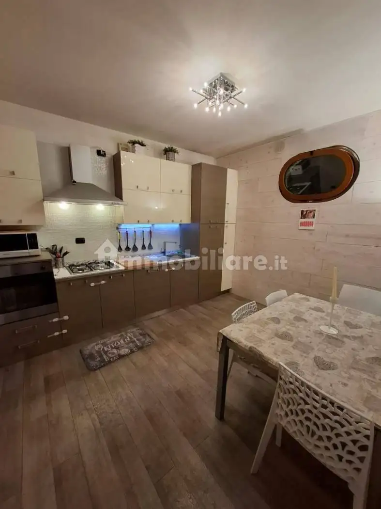 Villa a schiera via dei Granatieri, Centro, Due Carrare - foto 2