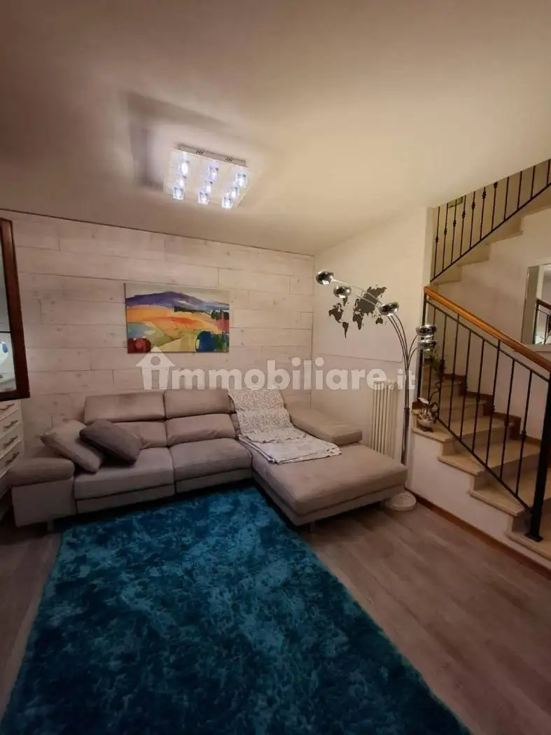 Villa a schiera via dei Granatieri, Centro, Due Carrare - foto 3
