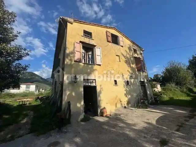 Rustico - Casale in vendita a Pietrasanta