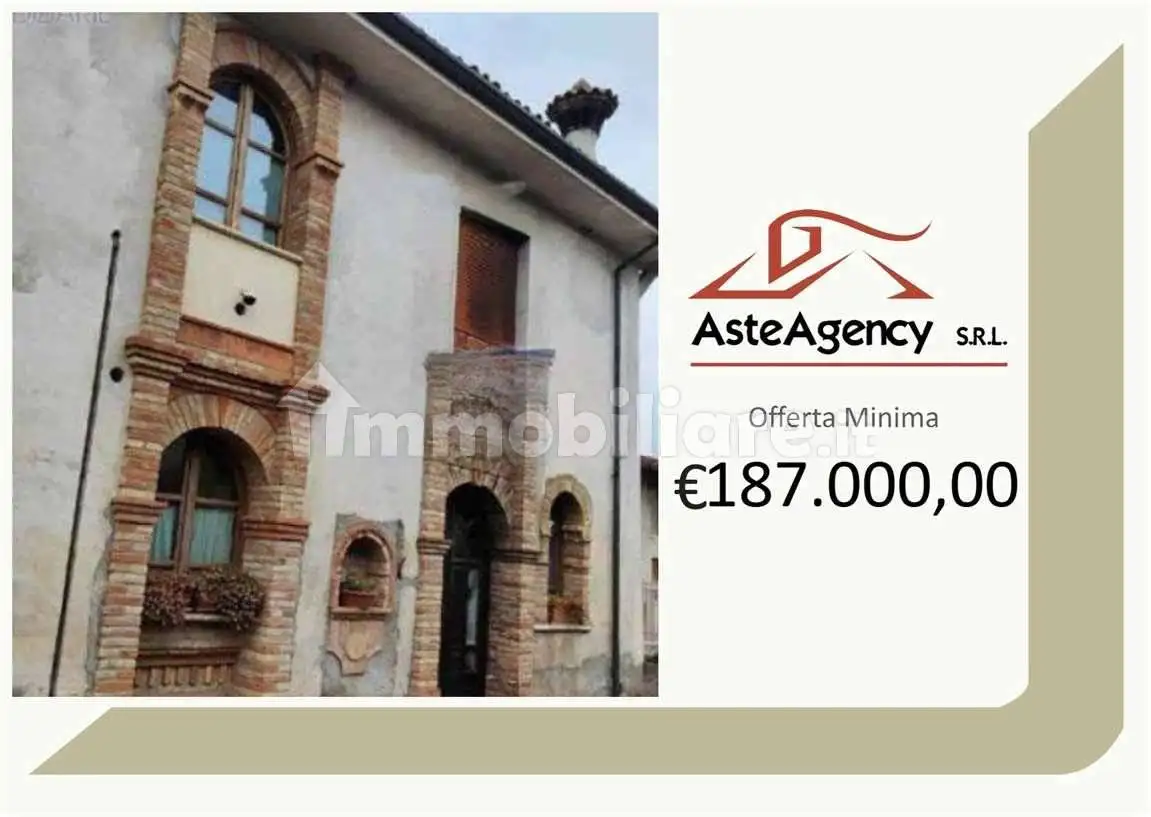 Casa indipendente in asta a Calcinato