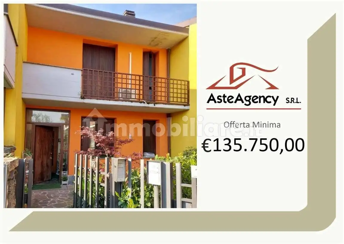 Villetta a schiera in asta a Bagnatica