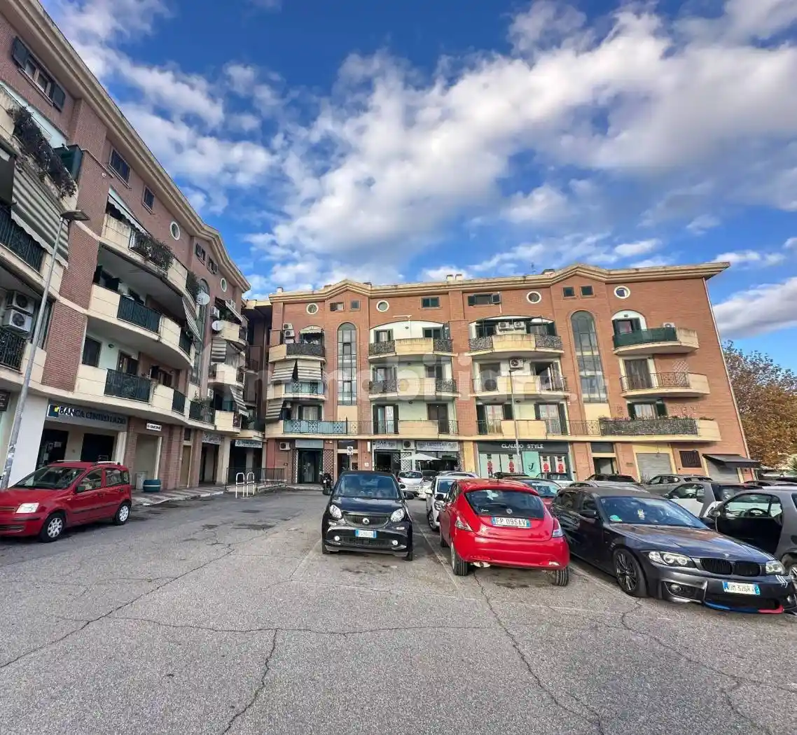 Trilocale largo Cornelia 16, Camionabile, Guidonia Montecelio - foto 2