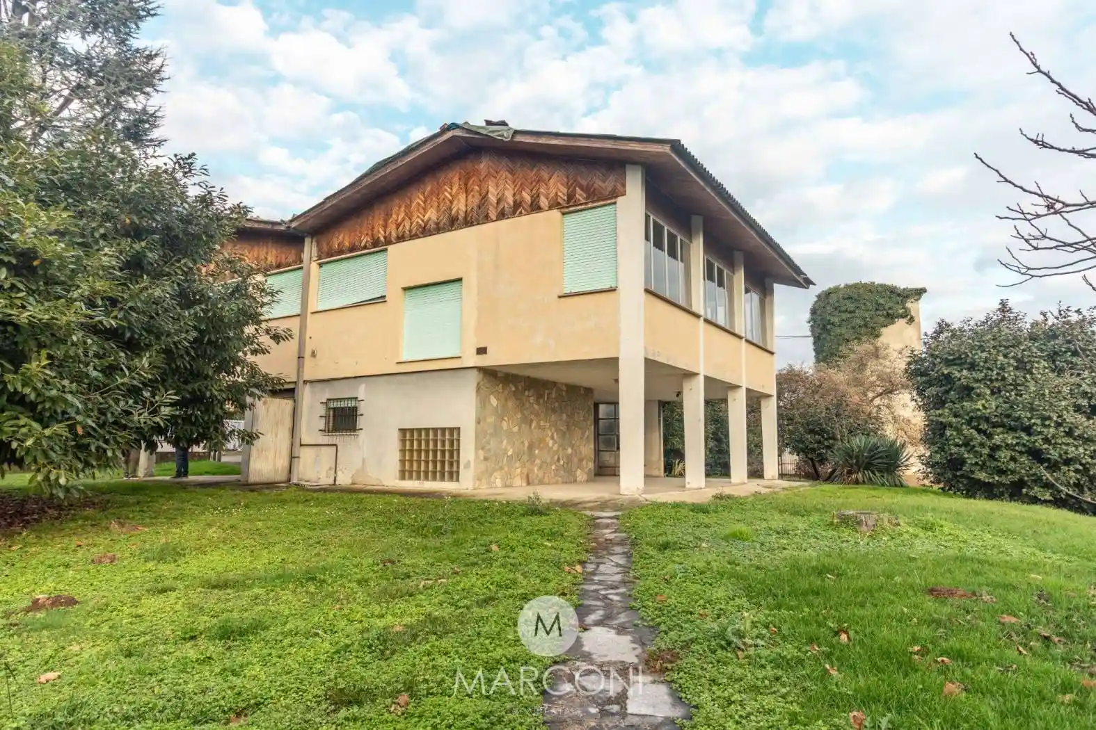 Villa in vendita a Suno