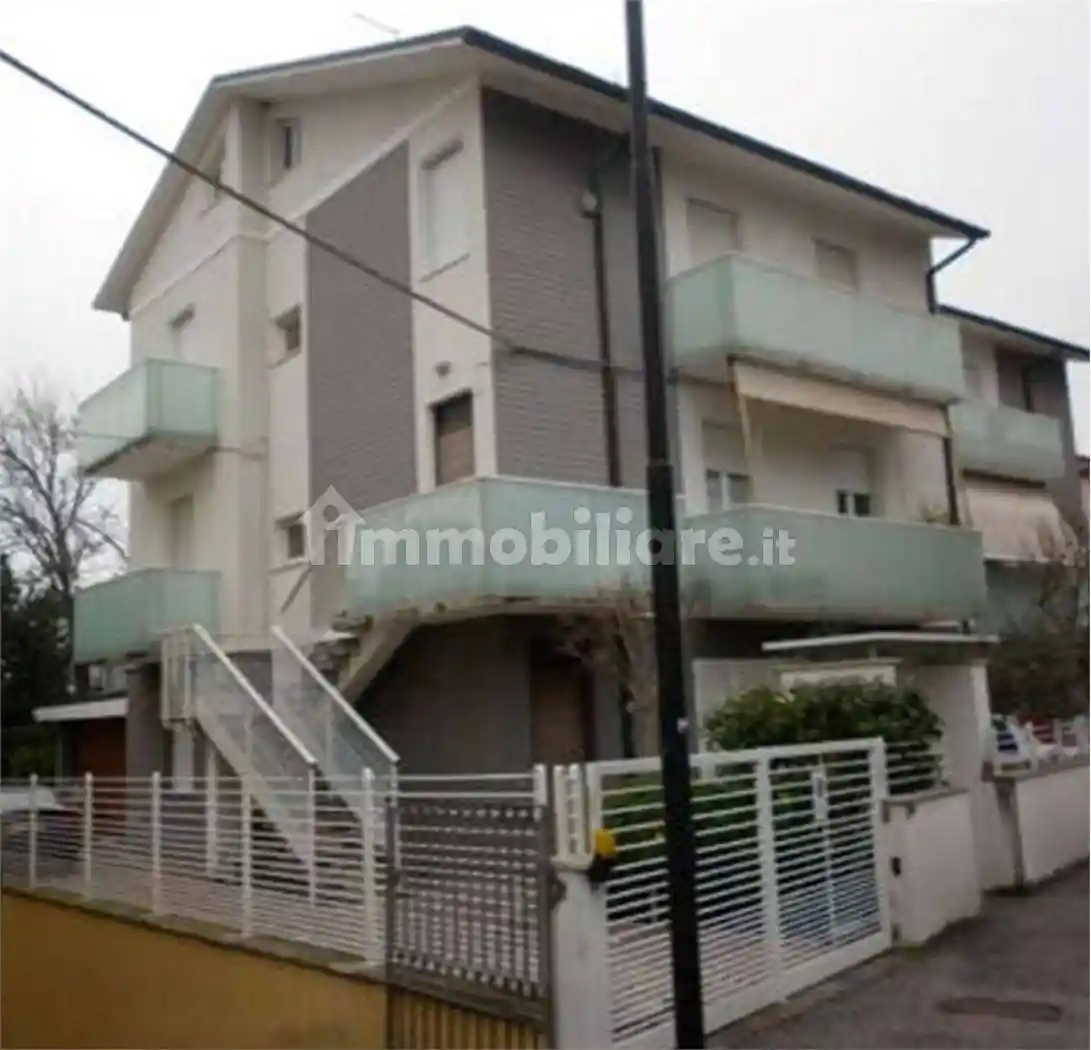 Appartamento all'asta via R. Scacciani , 52, Pesaro - foto 2