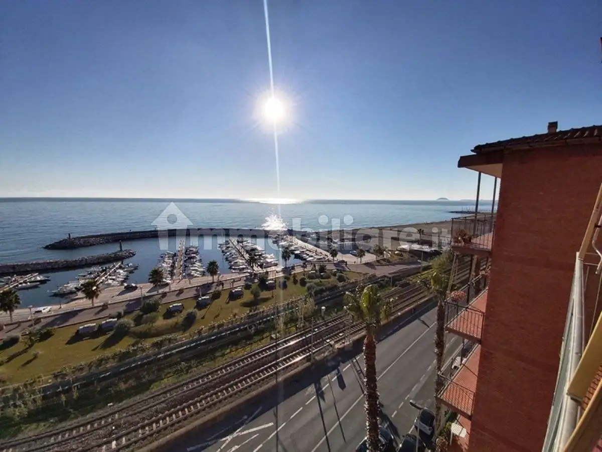 Bilocale corso Europa 45, Borghetto Santo Spirito - foto 2