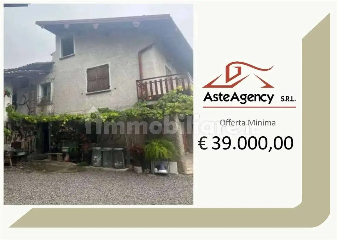 Appartamento in asta a Barni