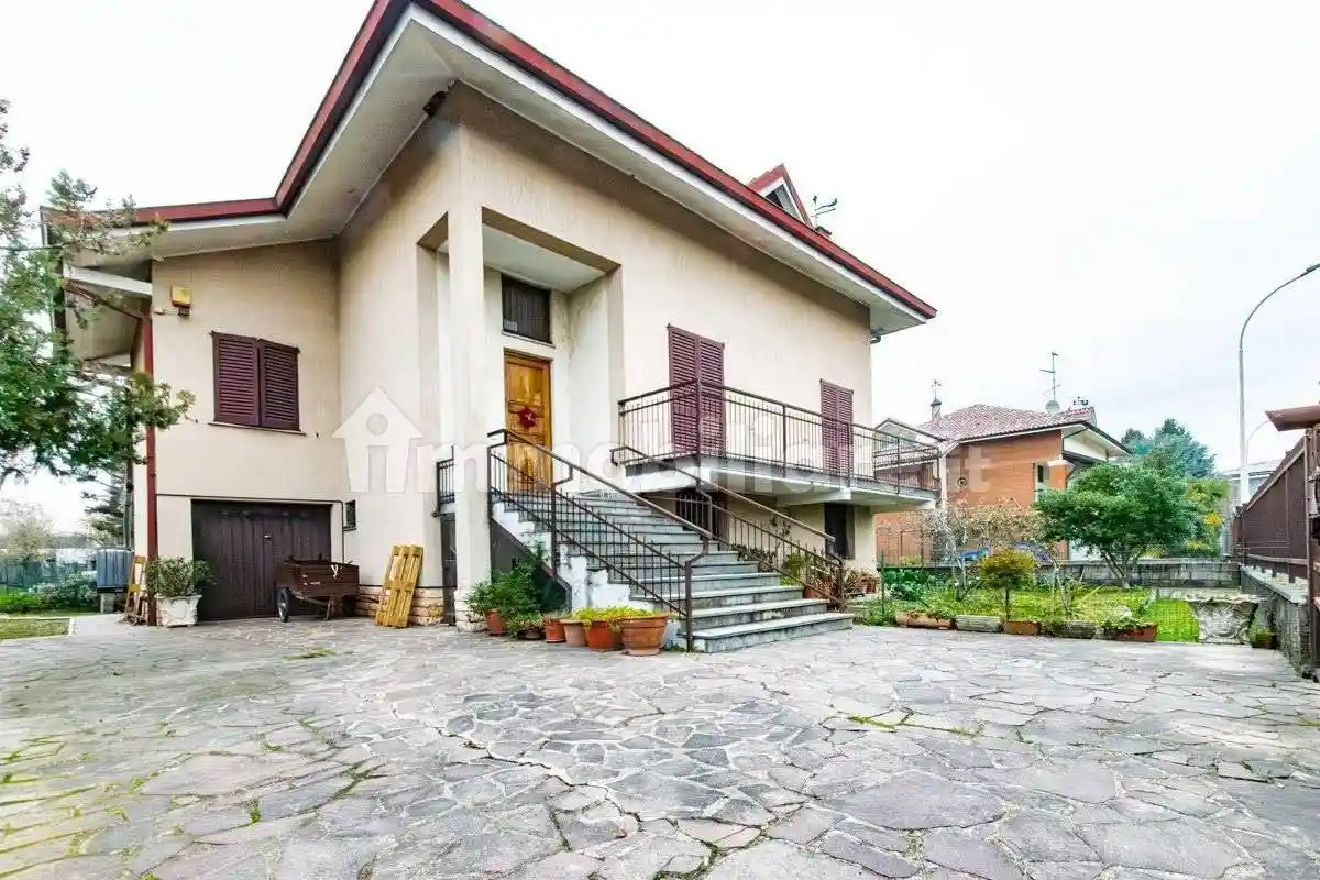 Villa in vendita a Casalmaiocco