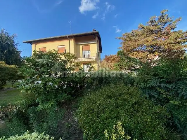 Villa in vendita a Capiago Intimiano