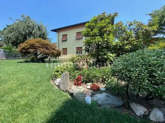 Villa unifamiliare, buono stato, 350 m², Capiago Intimiano - foto 2