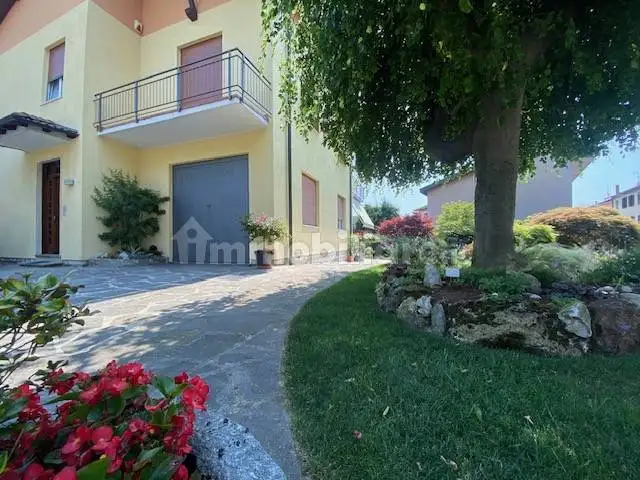 Villa unifamiliare, buono stato, 350 m², Capiago Intimiano - foto 4