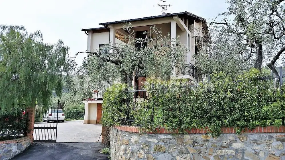Villa in vendita a Imperia