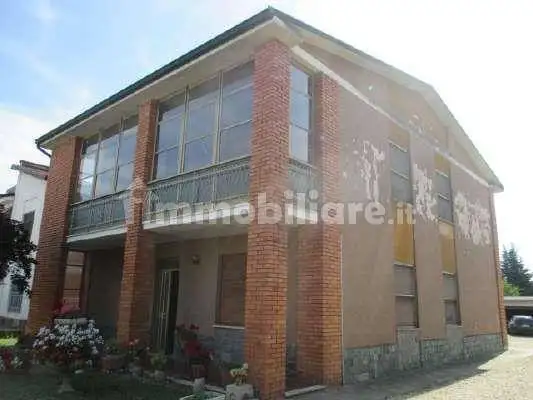 Villa in asta a Pieve del Cairo